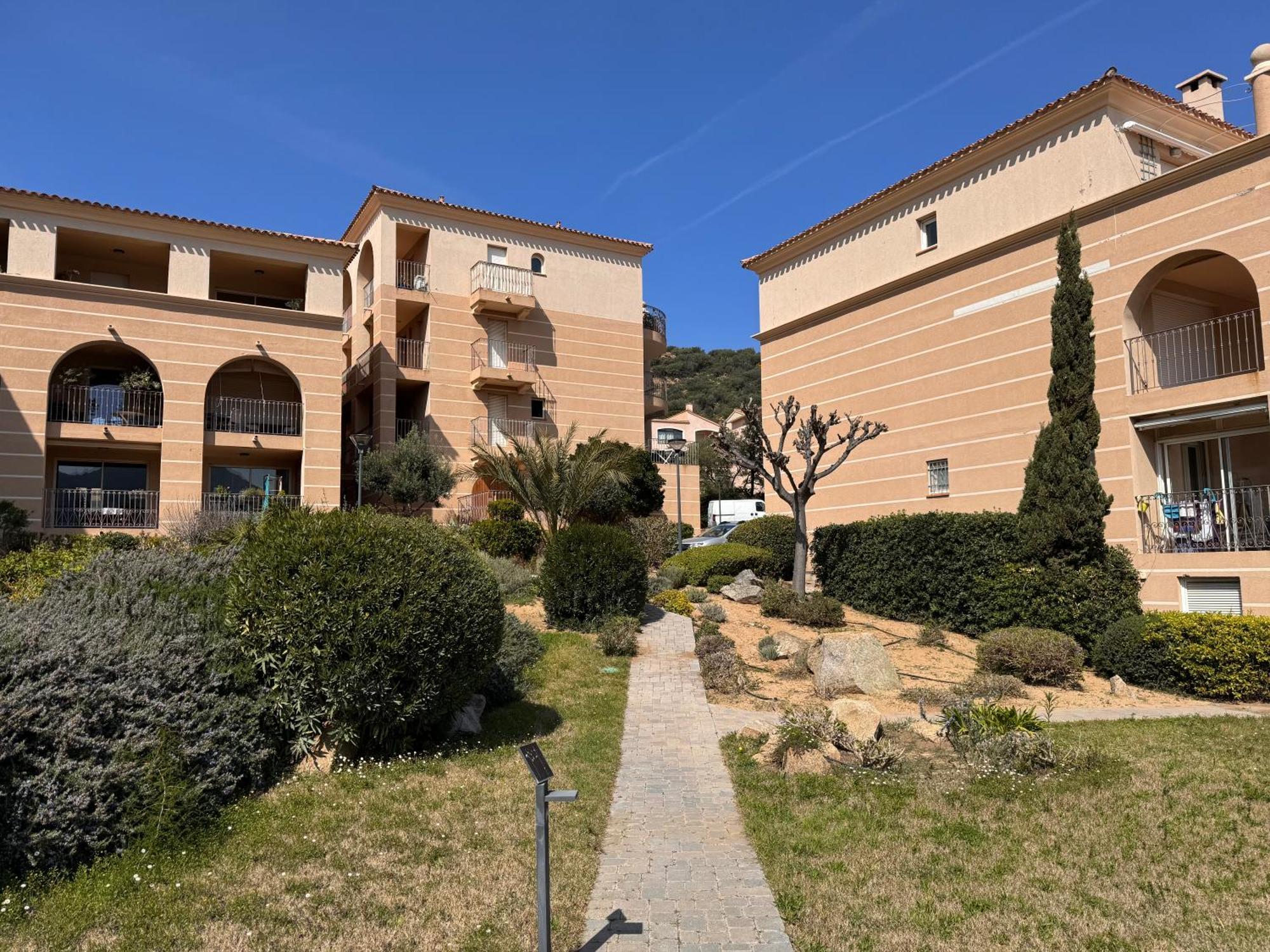 Joli Studio Tout Confort Proche Toutes Commodites Dans Residence Calme LʼÎle-Rousse Εξωτερικό φωτογραφία